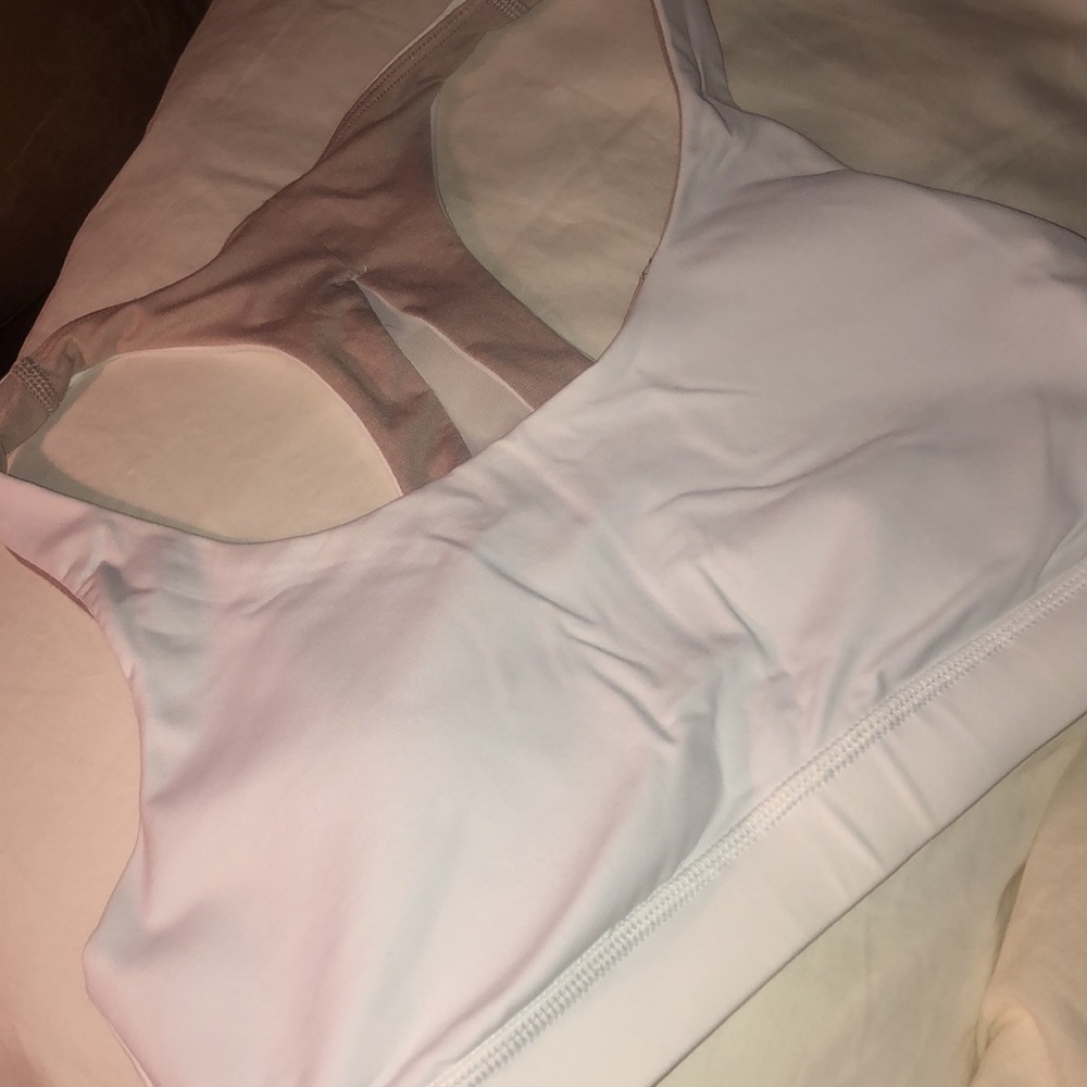 Lululemon white sports bra